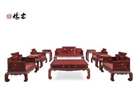 盛載千秋沙發(fā)