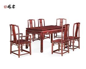勾花草龍牙餐臺(tái)